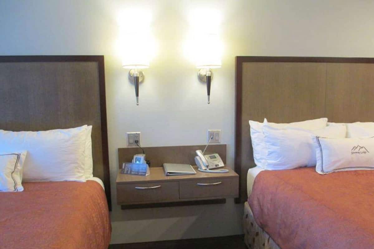 Premium bedding, down duvets, desk, blackout curtains