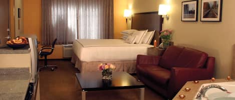 Habitación estándar, 1 cama King size, para no fumadores, refrigerador y microondas | Ropa de cama de alta calidad, edredón, escritorio y cortinas blackout