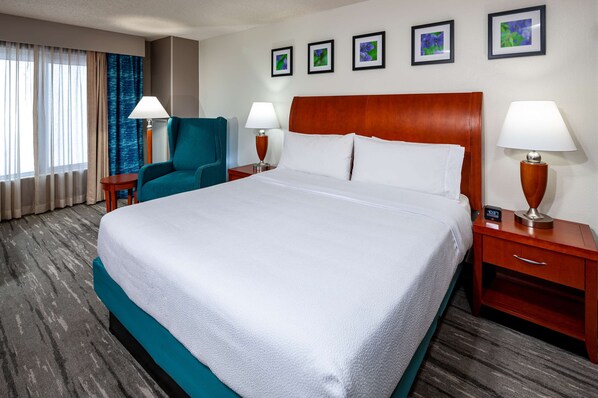 Premium bedding, pillow-top beds, in-room safe, desk - Hilton Garden Inn Chicago OHare Airport (Des Plaines)