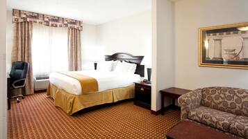 Standard Room, 1 King Bed | In-room safe, desk, iron/ironing board, free WiFi