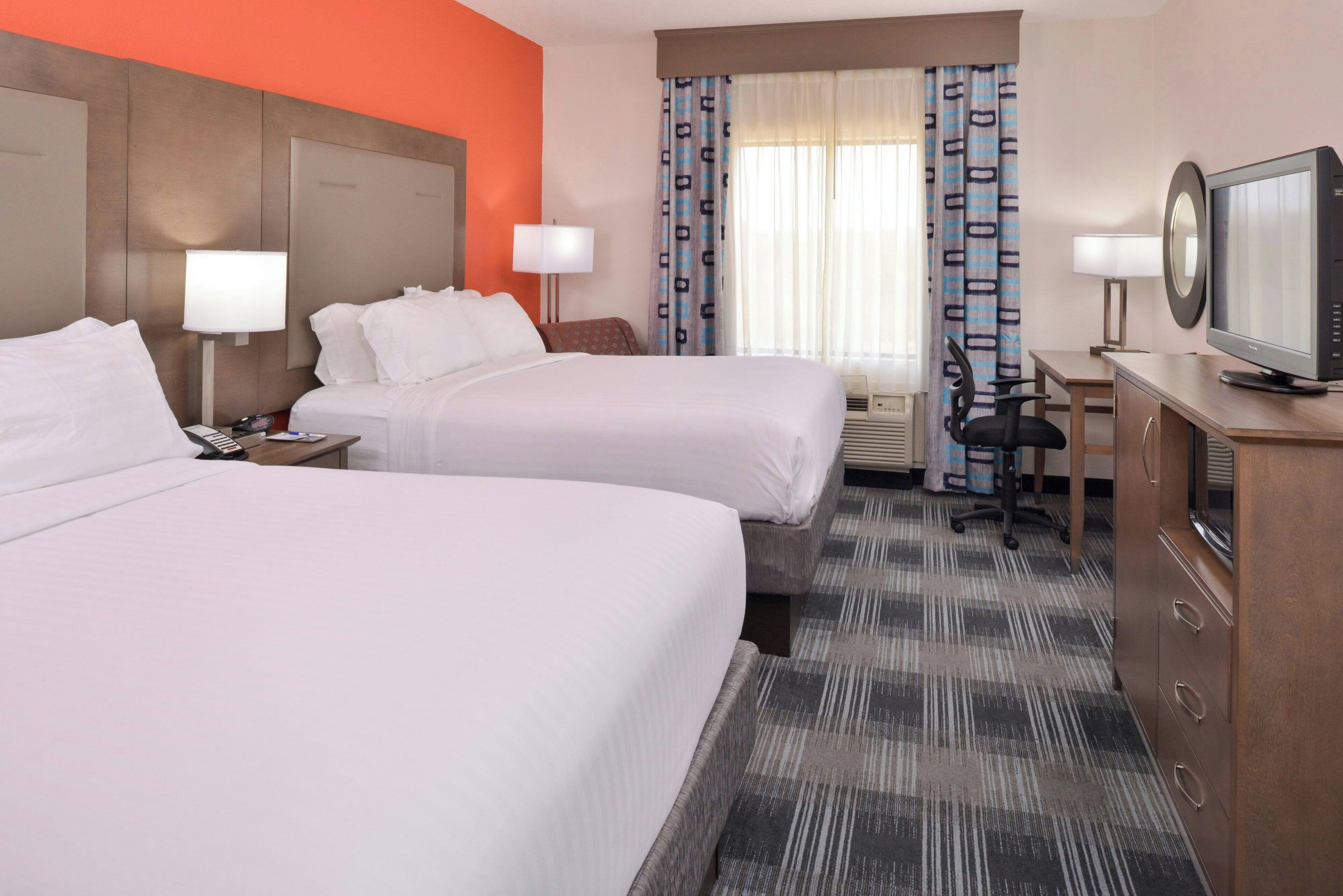 In-room safe, desk, iron/ironing board, free WiFi