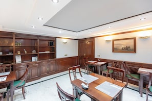 Daily buffet breakfast for a fee - Hotel Soho Boutique Los Naranjos (Málaga)