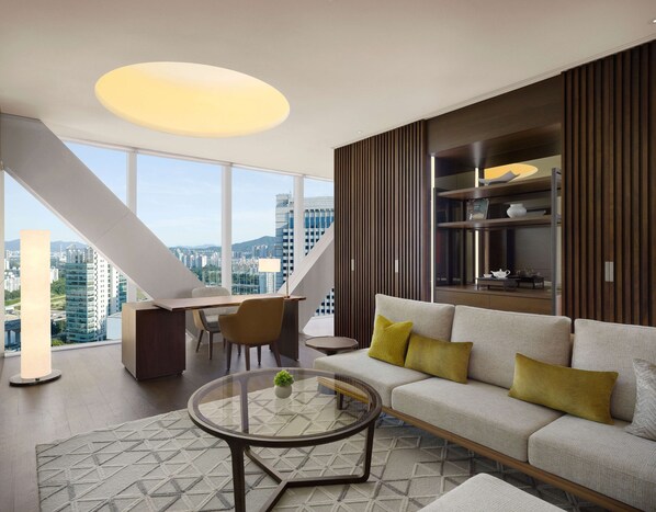 Park Corner Suite | Premium bedding, down comforters, minibar, in-room safe - Park Hyatt Seoul (Seoul)