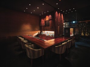 3 restaurants; ze serveren er ontbijt, lunch, diner en brunch 