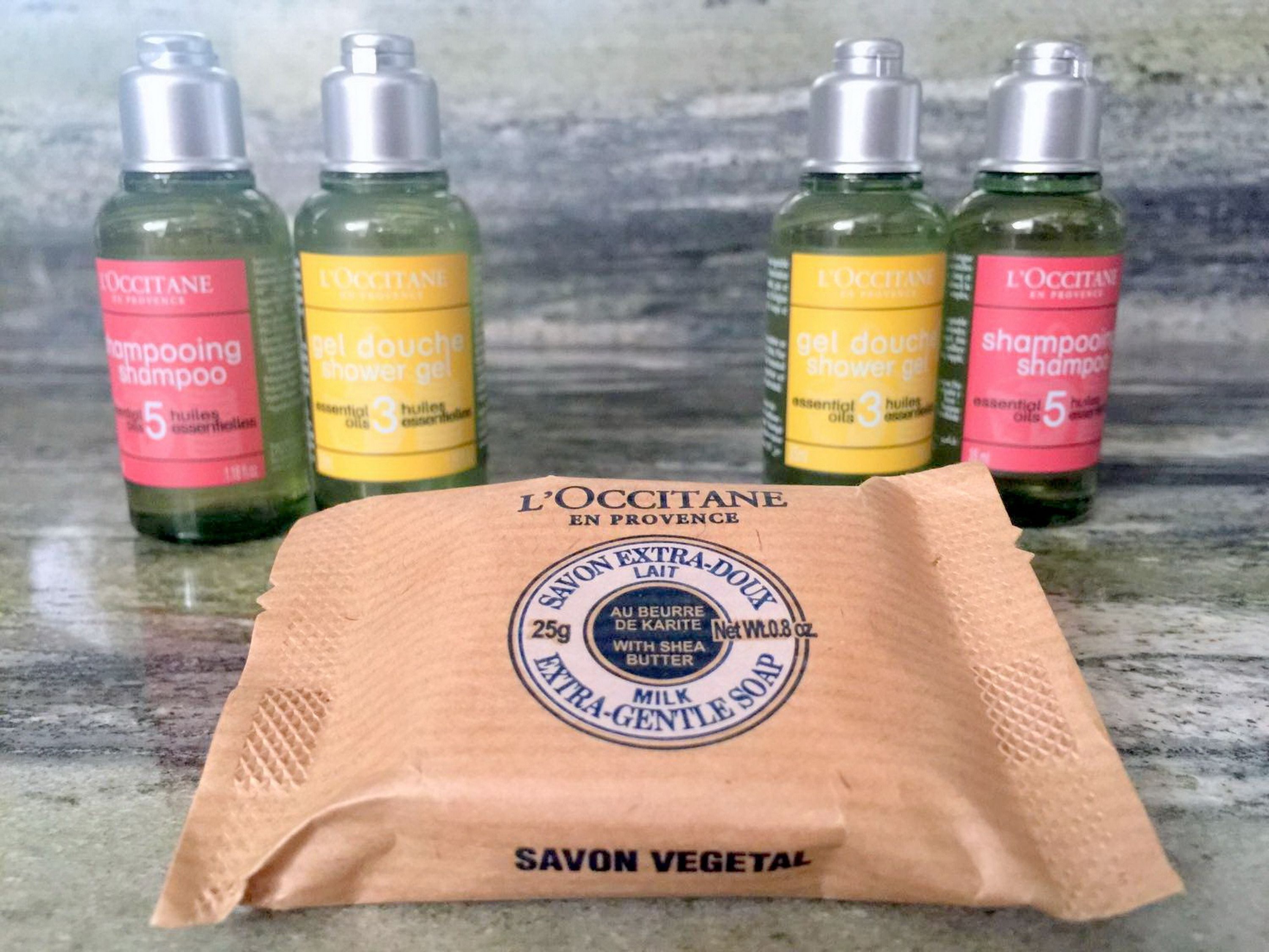 rainfall showerhead, free toiletries, hair dryer, towels