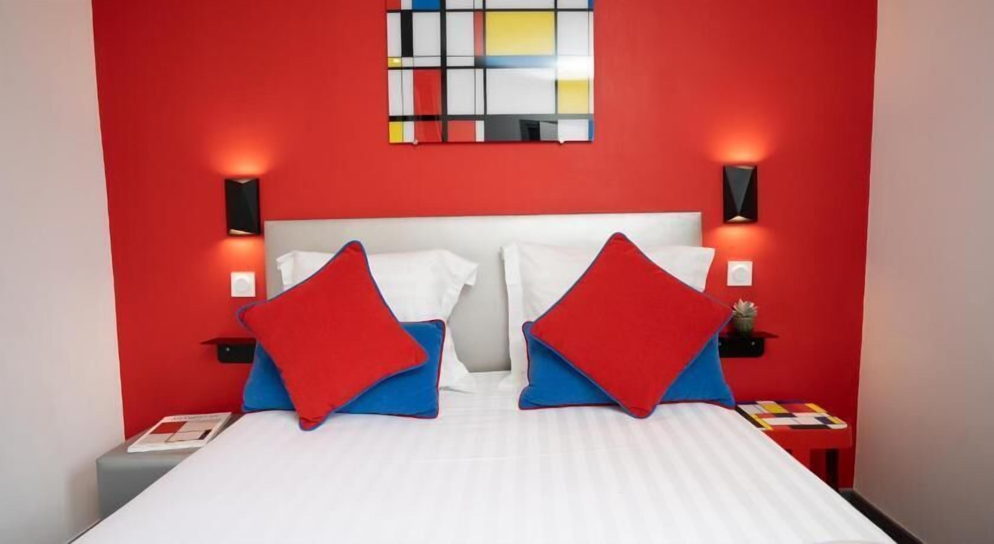 Minibar, in-room safe, desk, soundproofing