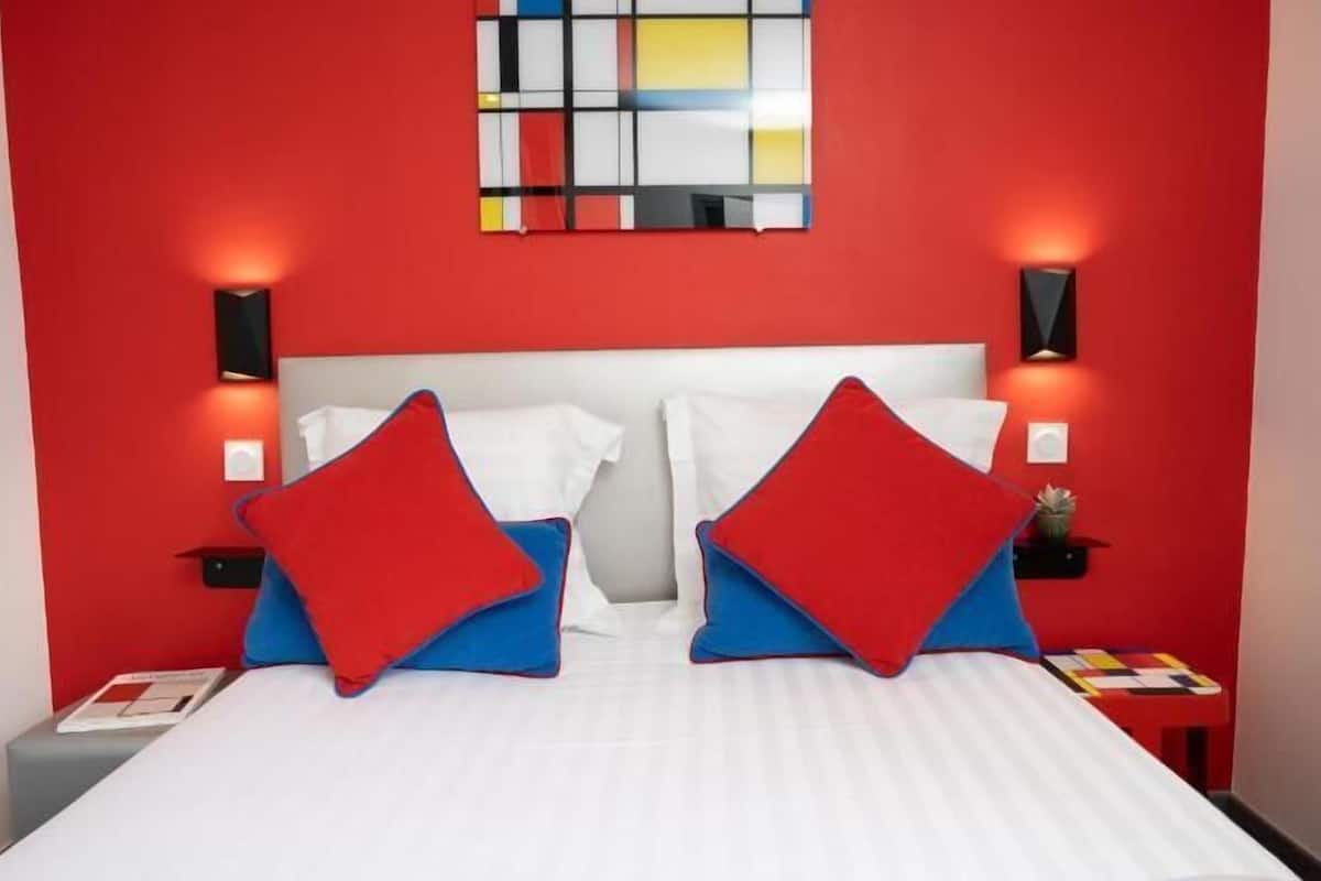 Minibar, in-room safe, desk, soundproofing