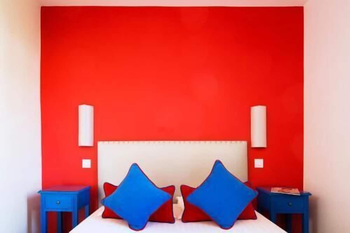 Minibar, in-room safe, desk, soundproofing