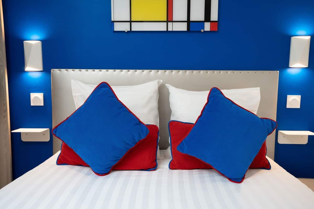 Minibar, in-room safe, desk, soundproofing