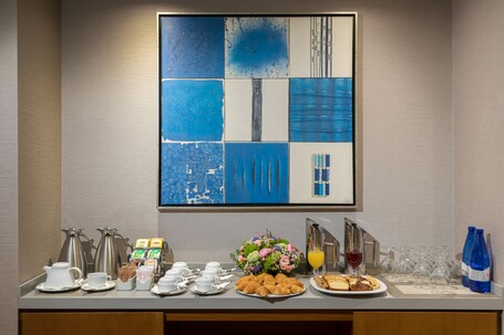 Central Athens Hotel - Image 23