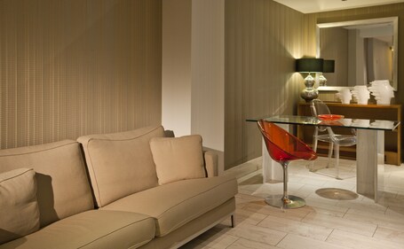 Central Athens Hotel - Image 6