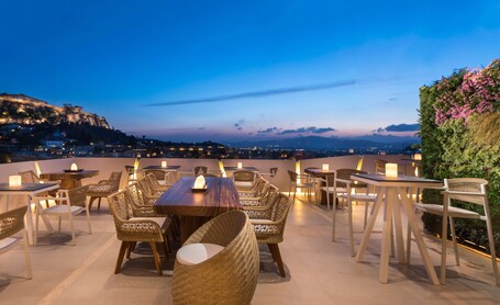 Central Athens Hotel - Image 1