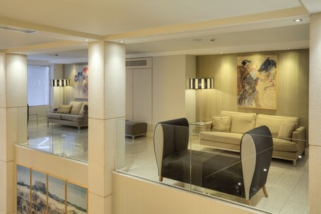 Central Athens Hotel - Image 3