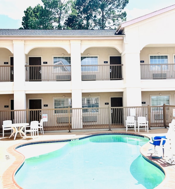 Outdoor pool, pool loungers
