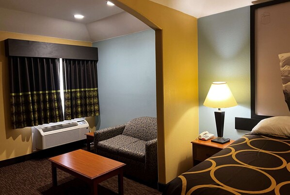 Standard Room, 1 King Bed | Desk, iron/ironing board, free WiFi, bed sheets