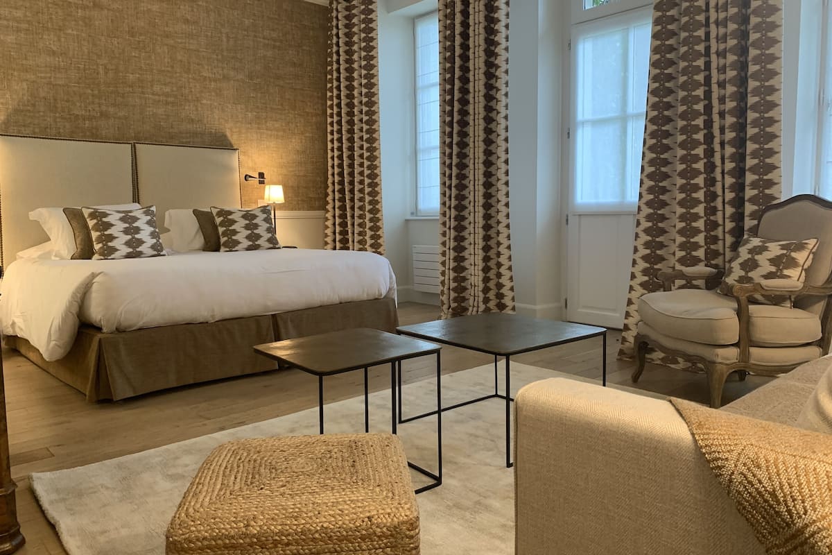 1 bedroom, premium bedding, minibar, in-room safe