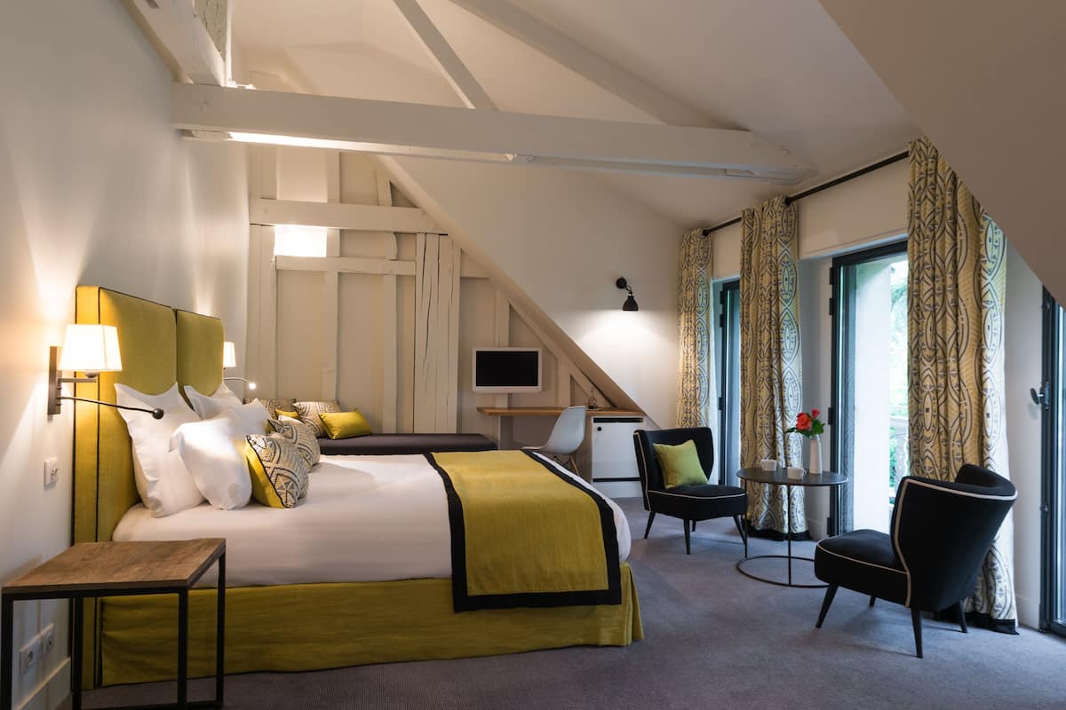 1 bedroom, premium bedding, minibar, in-room safe