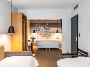 Roupas de cama premium, cofres nos quartos, individualmente decorados