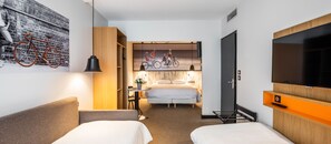 Kamar Double Standar, 1 Tempat Tidur Double dengan tempat tidur Sofa | Tempat tidur tambahan