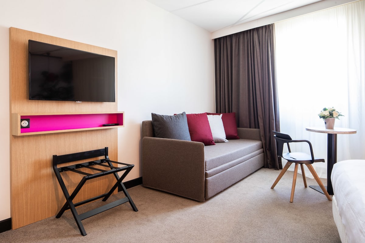 standard double room, 1 double bed with sofa bed | premium bedding, in-room safe, individually decorated