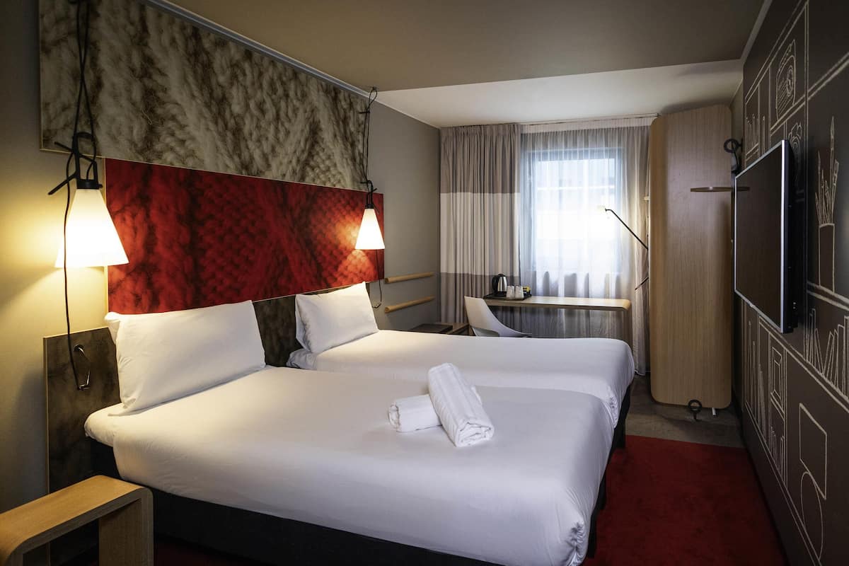 Twin Room, 2 Twin Beds (SweetRoom) | Desk, blackout drapes, soundproofing, iron/ironing board