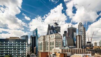 ๊ฐ์ค์์ ๋ณด์ด๋ ์ ๋ง