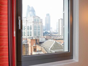 Room, 1 Double Bed | Desk, blackout drapes, soundproofing, iron/ironing board - ibis London City - Shoreditch (London)