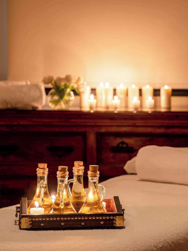 Turkish bath/hammam, 2 treatment rooms, manicures and pedicures