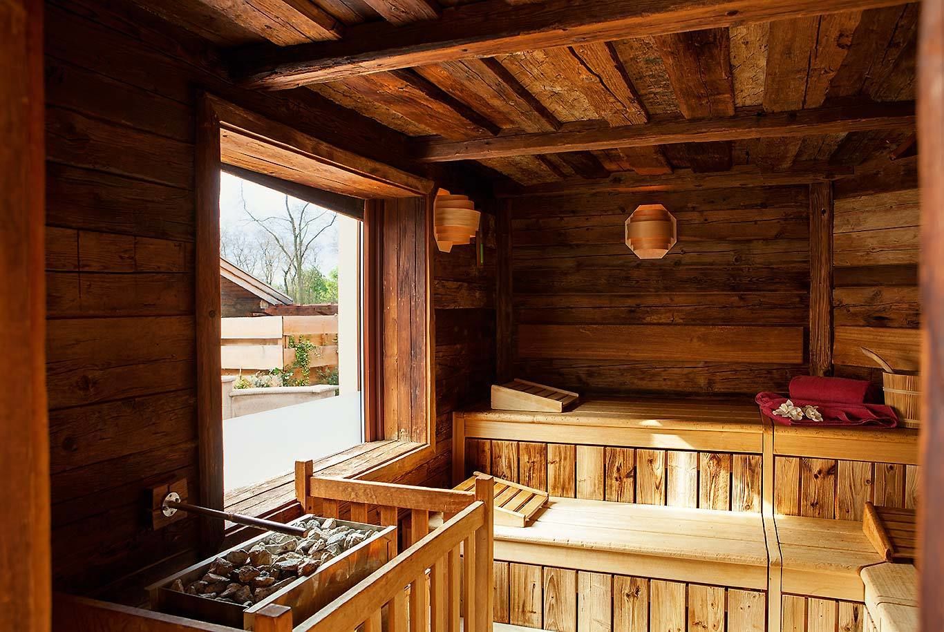 couples treatment room(s), sauna, hot tub, steam room