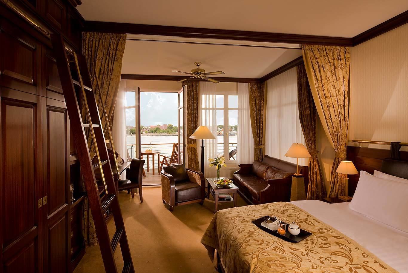 Ropa de cama hipoalergénica, minibar, caja fuerte y escritorio