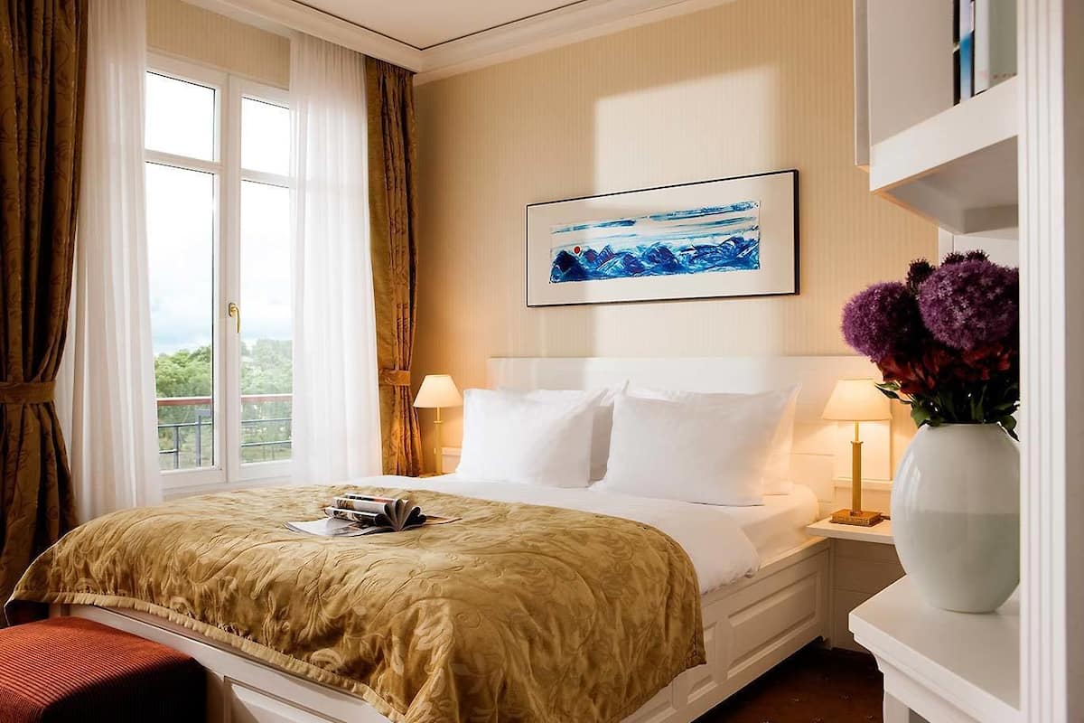 Ropa de cama hipoalergénica y minibar