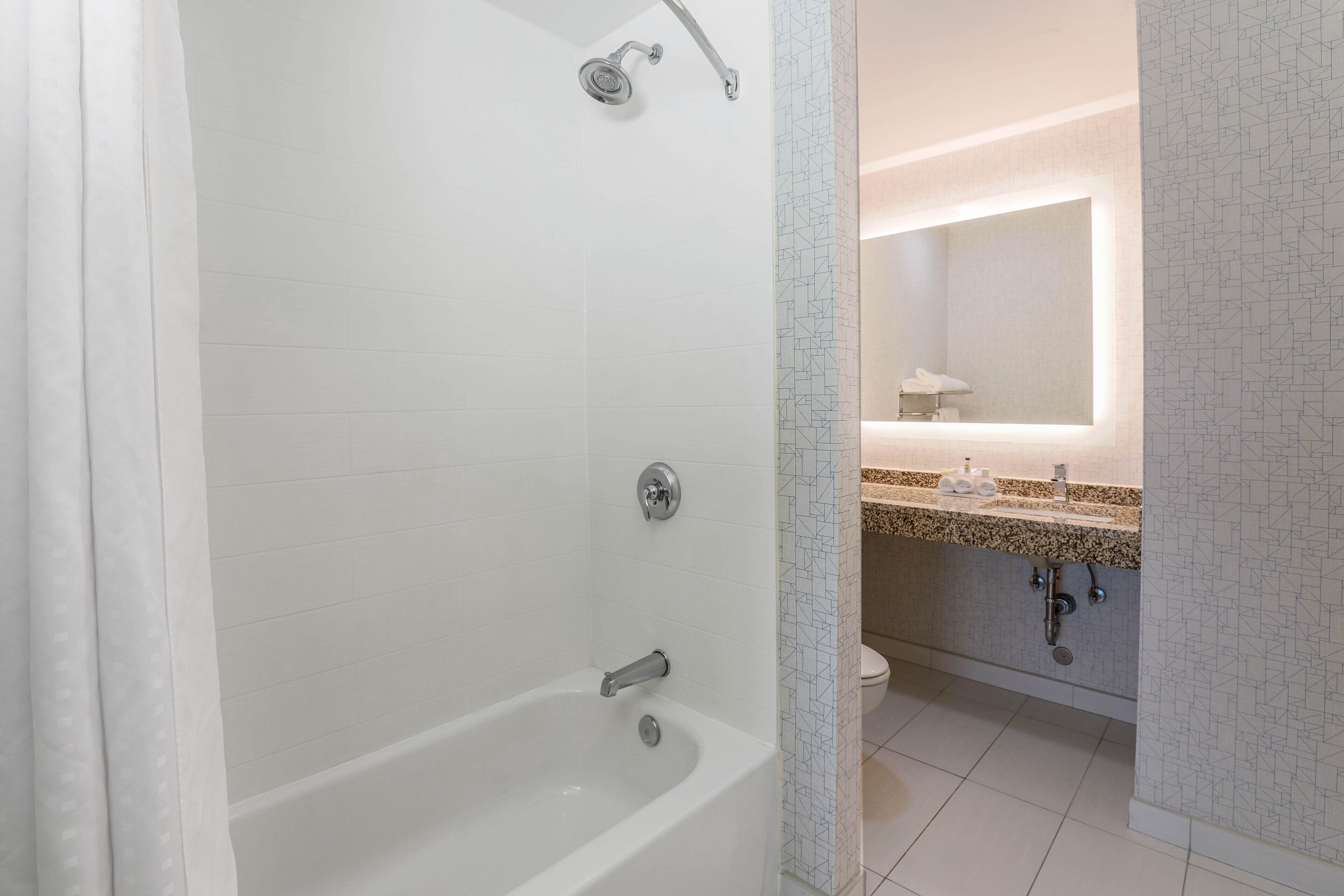 Photo - Holiday Inn Express & Suites Fort Worth Downtown by IHG