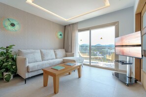 Minibar, in-room safe, soundproofing, iron/ironing board