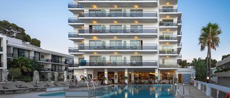 Indoor pool, outdoor pool