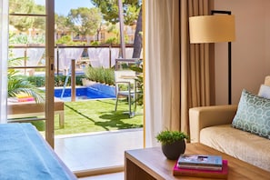 Premium bedding, pillow-top beds, in-room safe, desk - Zafiro Mallorca (Santa Margalida)