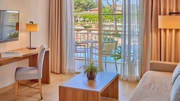 1 bedroom, premium bedding, pillow-top beds, in-room safe
