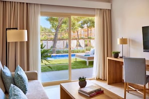 Premium bedding, pillow-top beds, in-room safe, desk - Zafiro Mallorca (Santa Margalida)