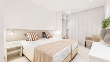 3 bedrooms, blackout drapes, iron/ironing board, free cribs/infant beds