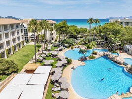 Indoor pool, outdoor pool