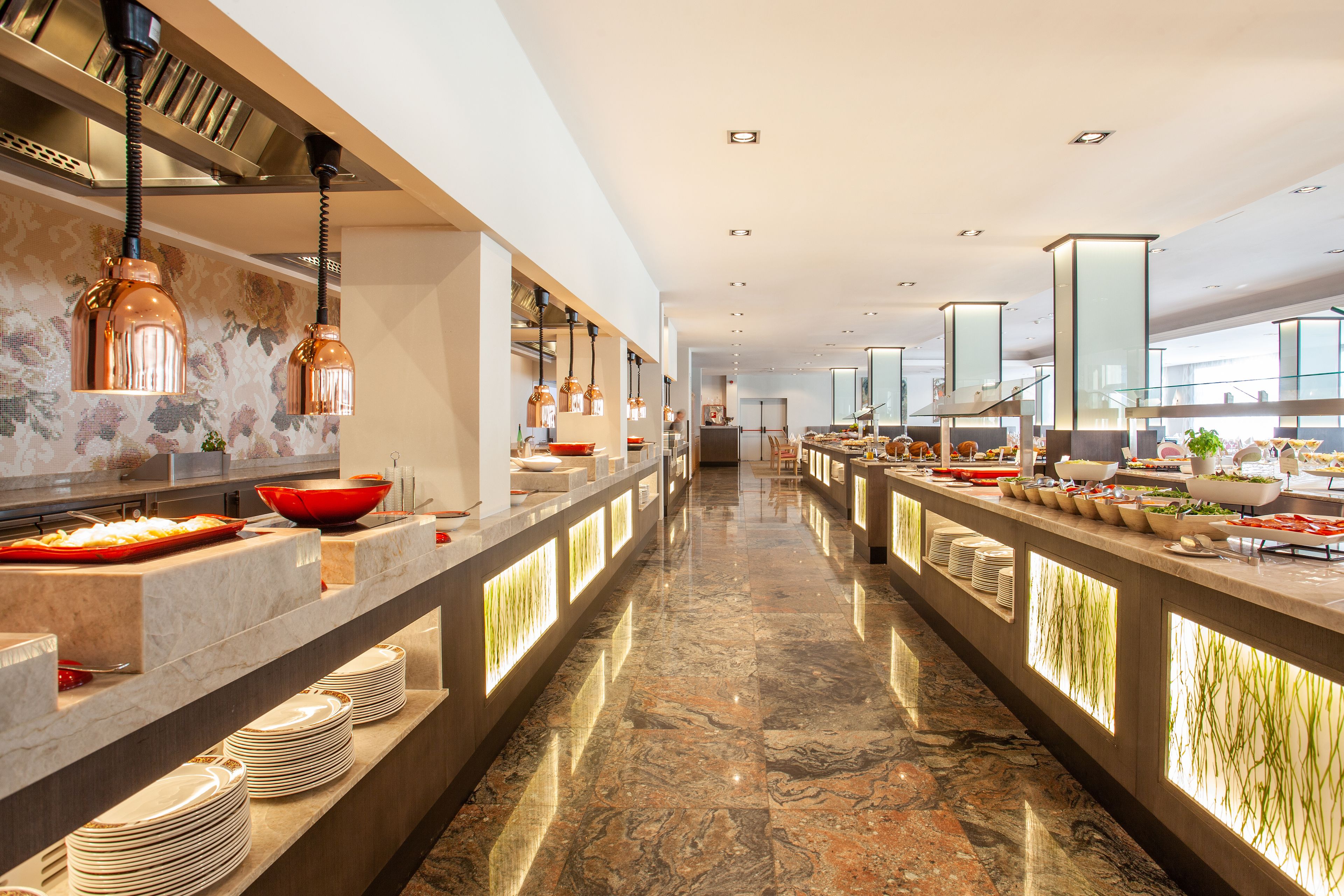 2 restaurants, breakfast, lunch, dinner served; Mediterranean cuisine 