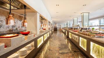 2 restaurants, breakfast, lunch, dinner served; Mediterranean cuisine