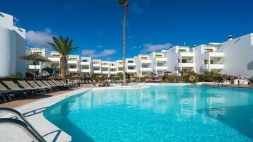 2 outdoor pools, pool umbrellas, sun loungers