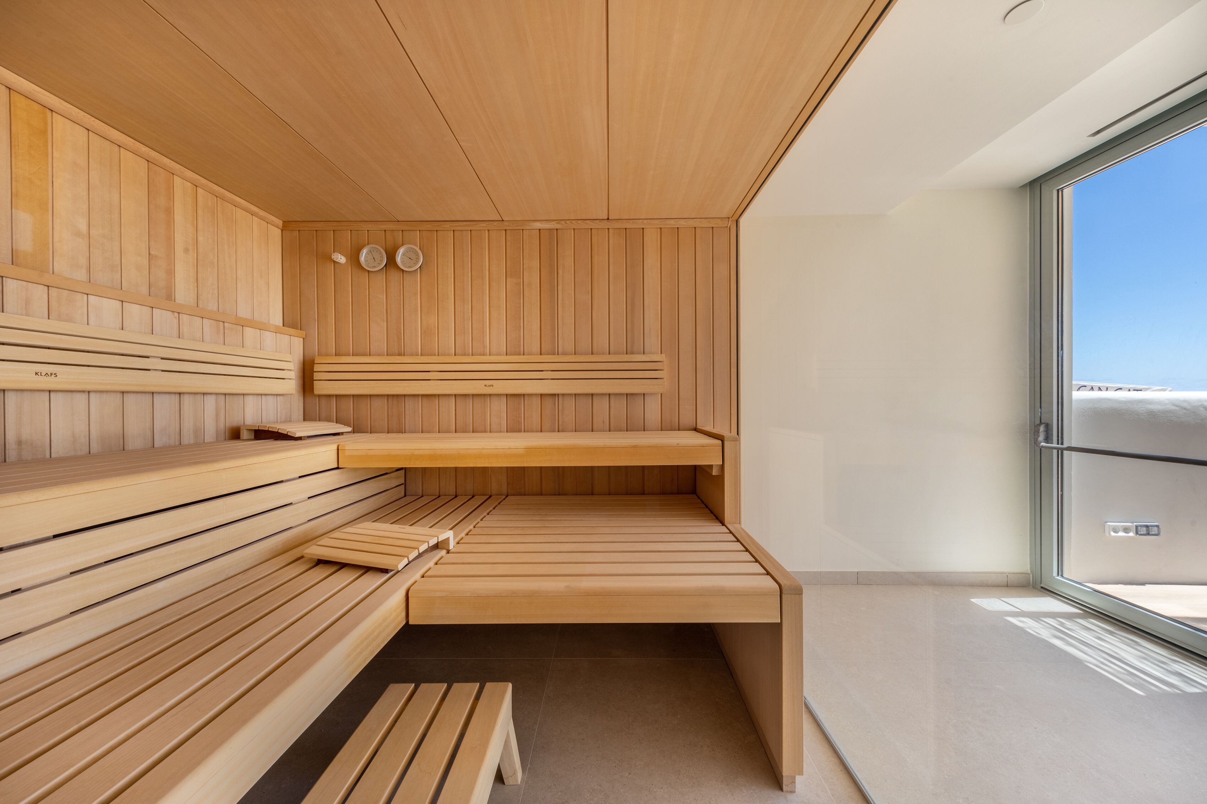 body treatments, facials, 2 treatment rooms, manicures and pedicures