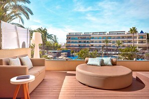 Premium bedding, desk, blackout curtains, iron/ironing board