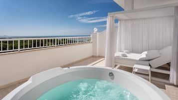 Deluxe Hydro Superior Room Sea View | Terraza o patio