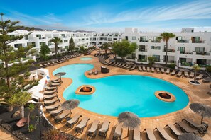 2 outdoor pools, pool umbrellas, sun loungers