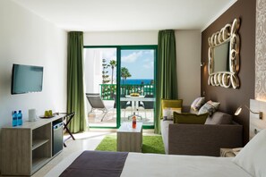 Espacio para trabajar con laptop, wifi gratis y ropa de cama 