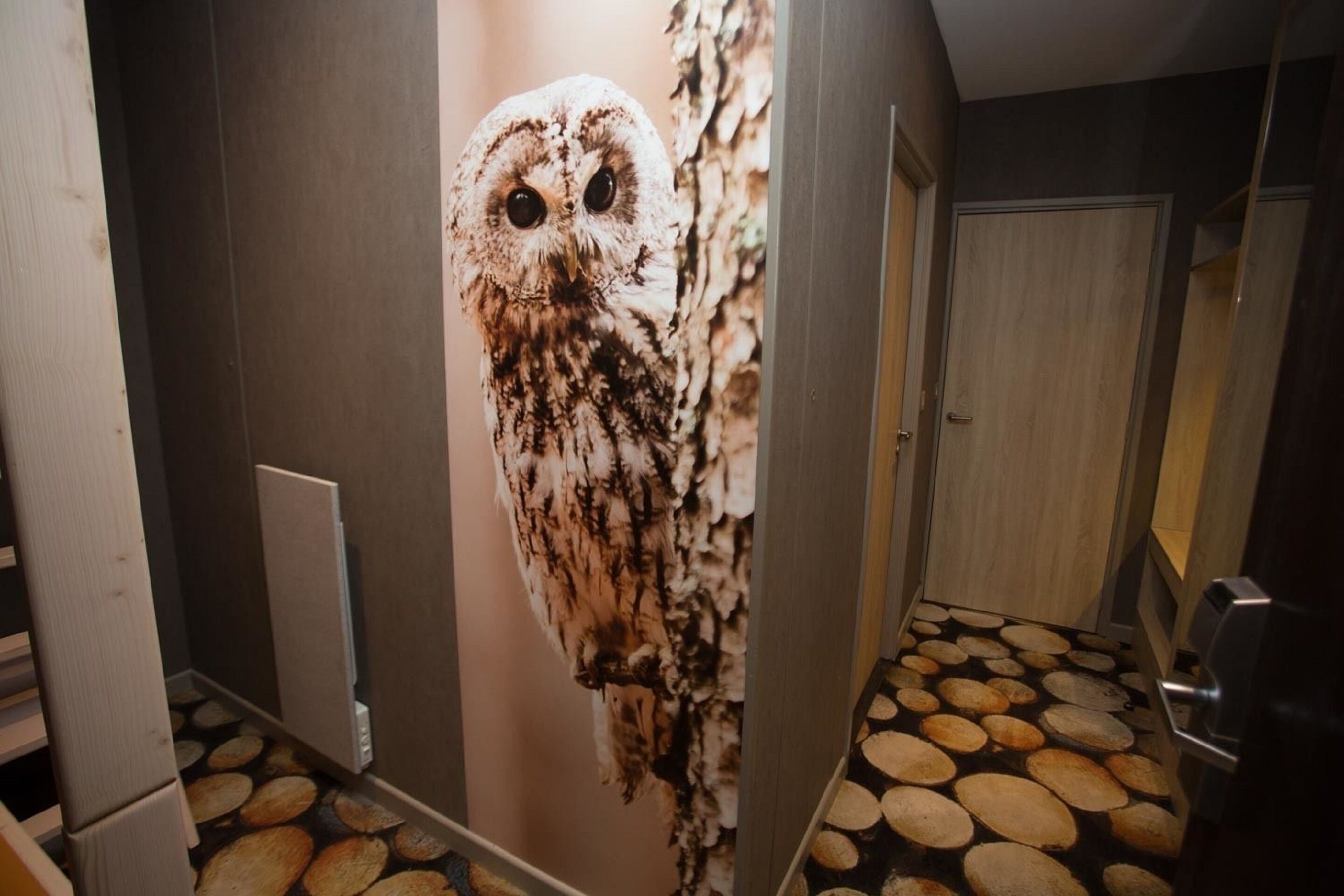 soundproofing, free wifi