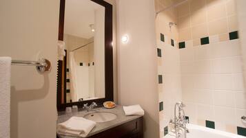 Bathtub, free toiletries, hair dryer, towels