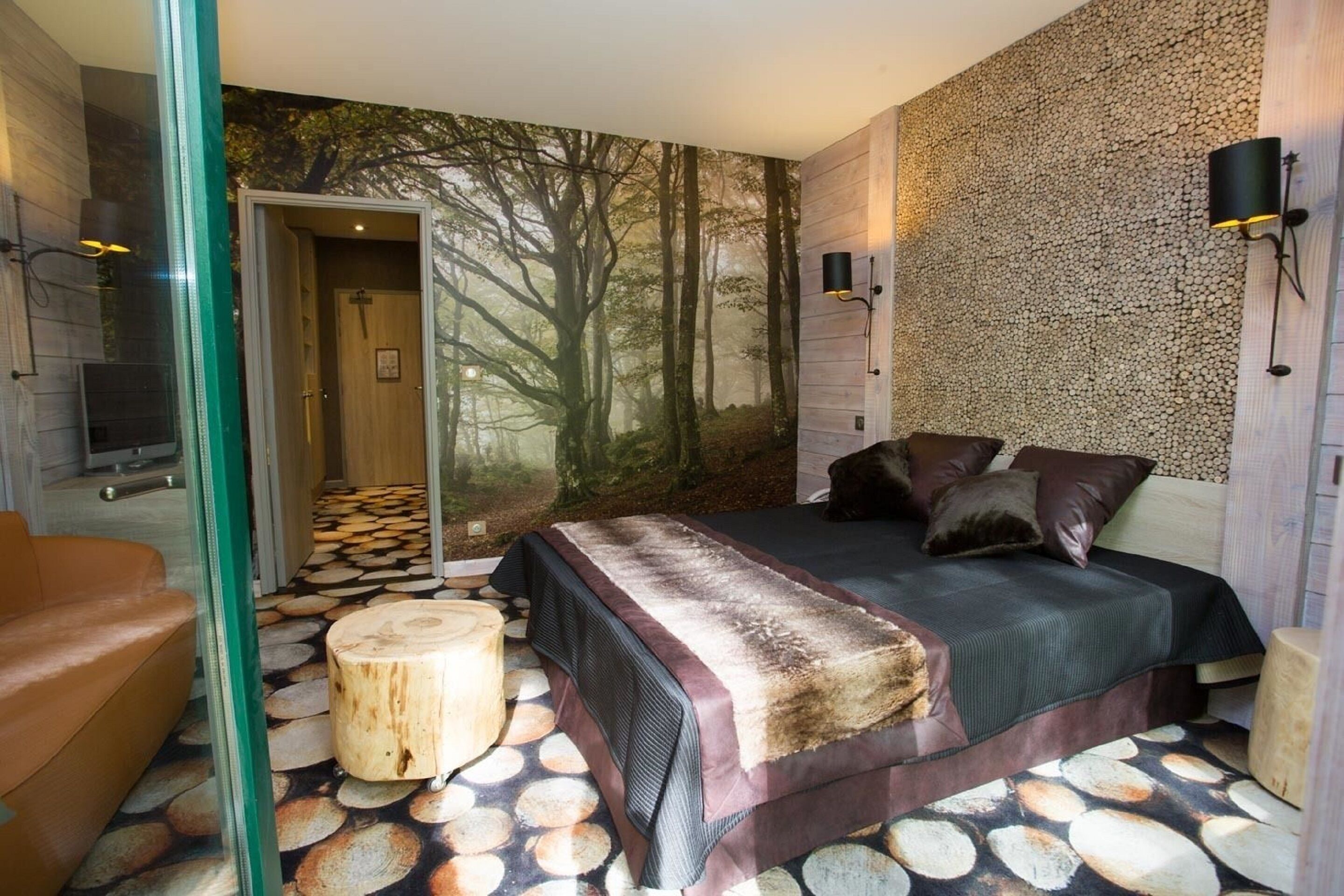 soundproofing, free wifi